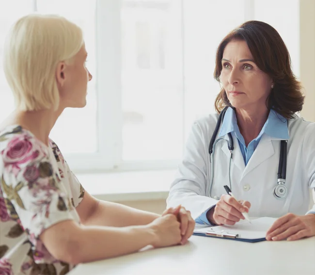 Женщина на приёме у врача